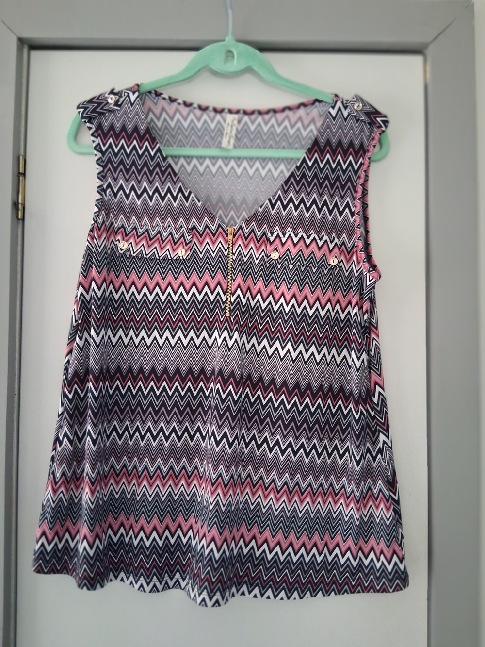 PerSeption Concept Pink, Black and White Chevron Zip Tank